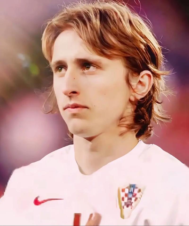 蒂尔曼：曼城大轮换？这给了球队额外的动力，我们看到了机会